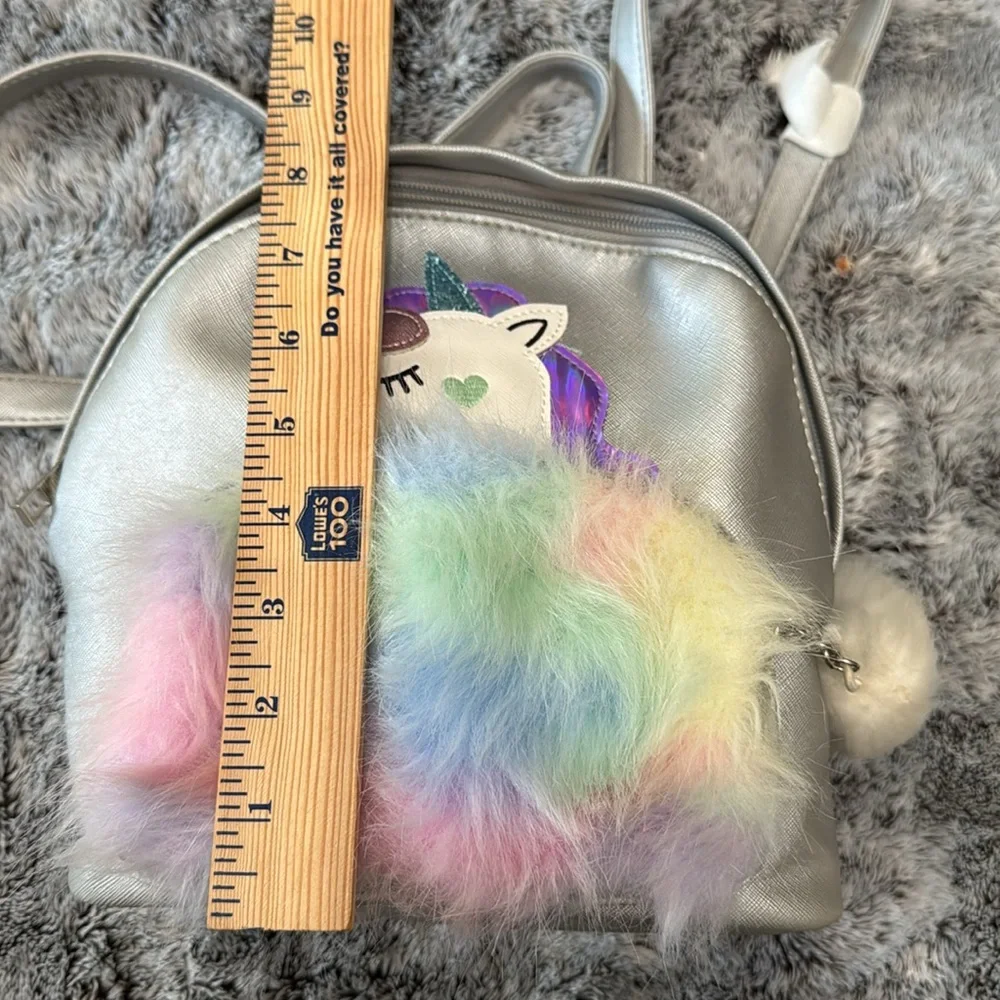 NWOT Girls Mini Unicorn Backpack Gray‎ Fuzzy Pocket Adjustable Strap Travel Cute